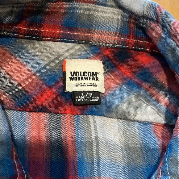 Men”s Volcom Plaid Long Sleeve Button Down - Size L - Picture 3 of 4